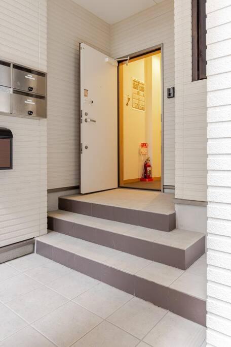 Apartment Sleeps 9 / Near Expo & Usj / 3min Sta / 2 Bath *