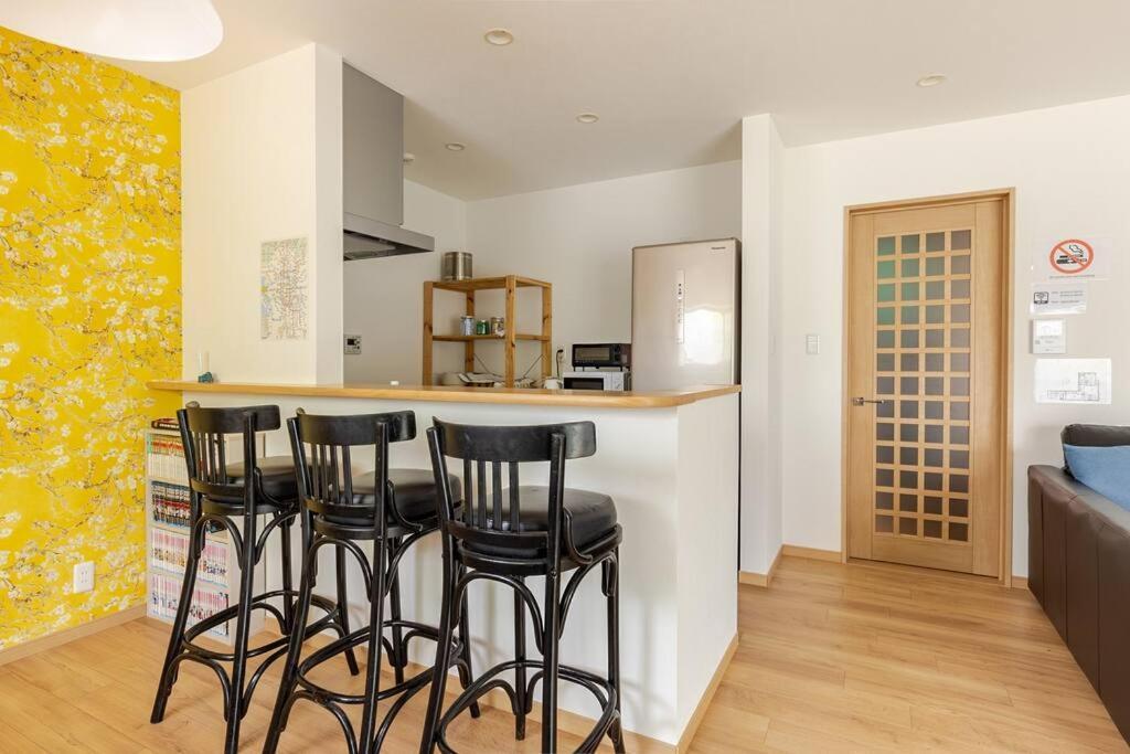 Sleeps 9 / Near Expo & Usj / 3min Sta / 2 Bath Apartment Osaka