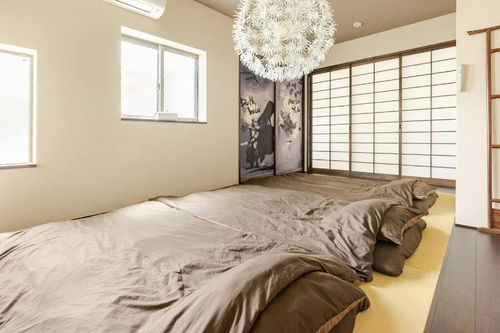 Apartment Sleeps 9 / Near Expo & Usj / 3min Sta / 2 Bath Osaka
